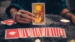 Tips for Interpreting Tarot Symbolism