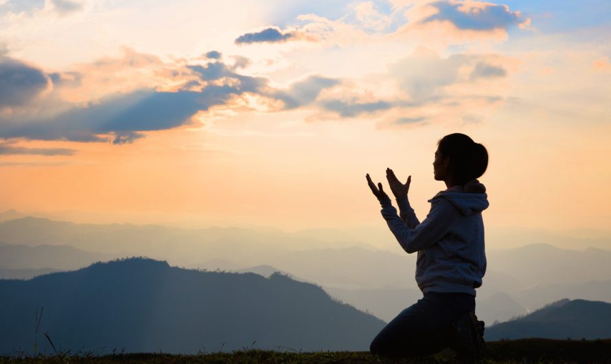 4 Ways Turning to God Can Help You Find Mental Clarity in Tough Times